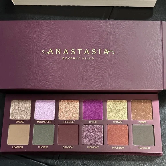 Anastasia Beverly Hills Fall Romance Eyeshadow Palette - Picture 1 of 5